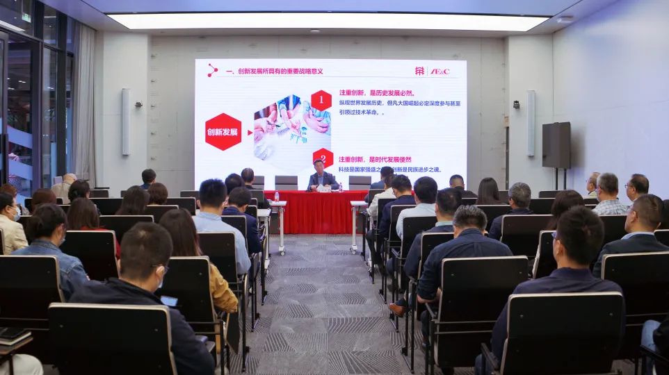 上海：华建集团党委副书记、工会主席夏冰为建设咨询公司全体党员上主题教育专题党课